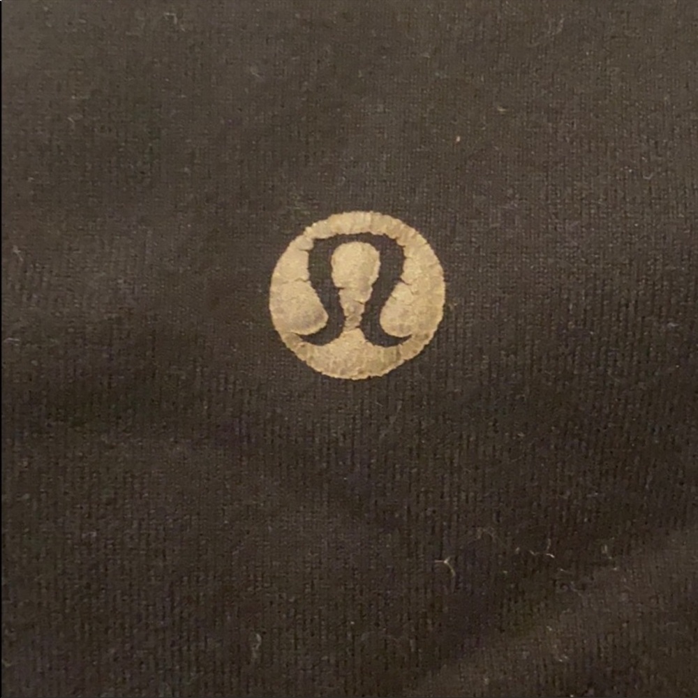 black lululemon wonder under leggings